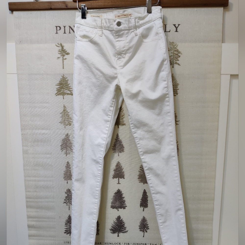 Levi's Super Skinny Jeans - 26